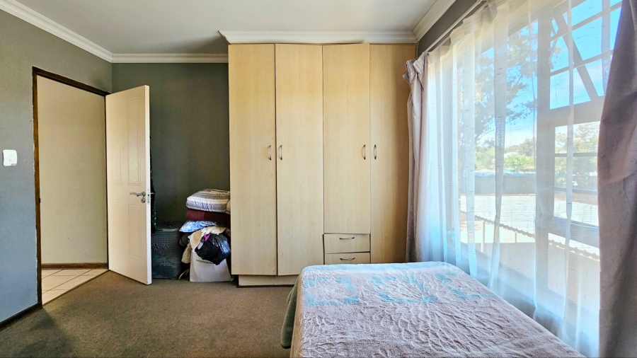 2 Bedroom Property for Sale in Vredenhof Sh Free State
